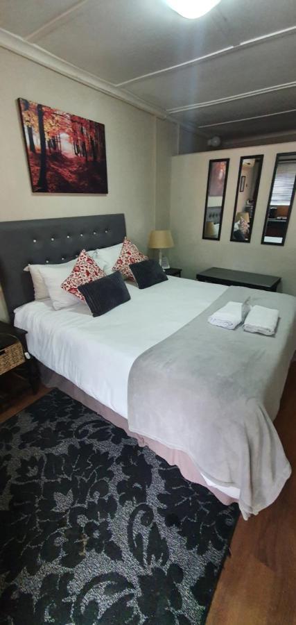 Garden Corner Guesthouse Beaufort West Extérieur photo