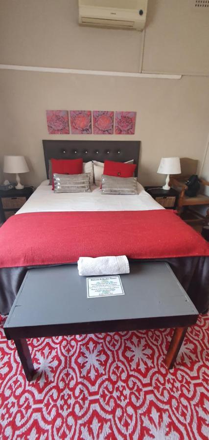 Garden Corner Guesthouse Beaufort West Extérieur photo