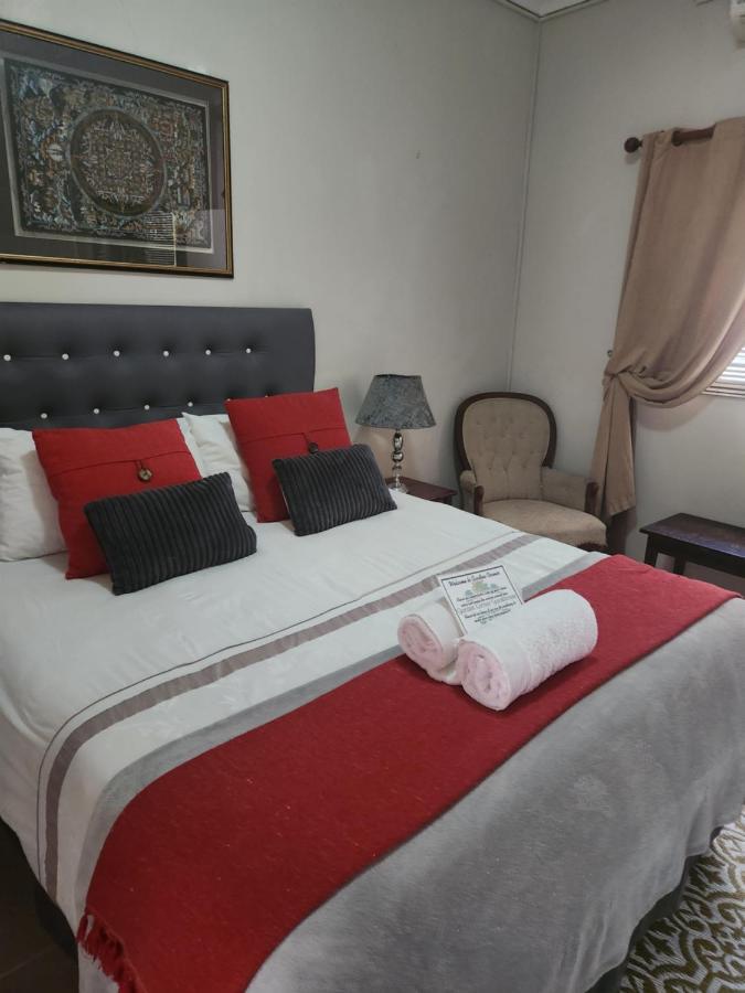 Garden Corner Guesthouse Beaufort West Extérieur photo