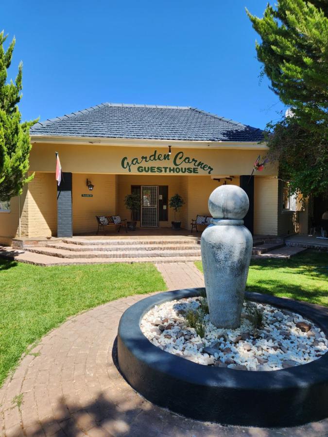 Garden Corner Guesthouse Beaufort West Extérieur photo