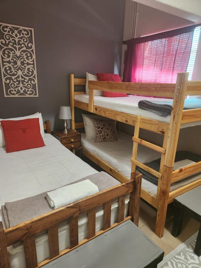 Garden Corner Guesthouse Beaufort West Extérieur photo
