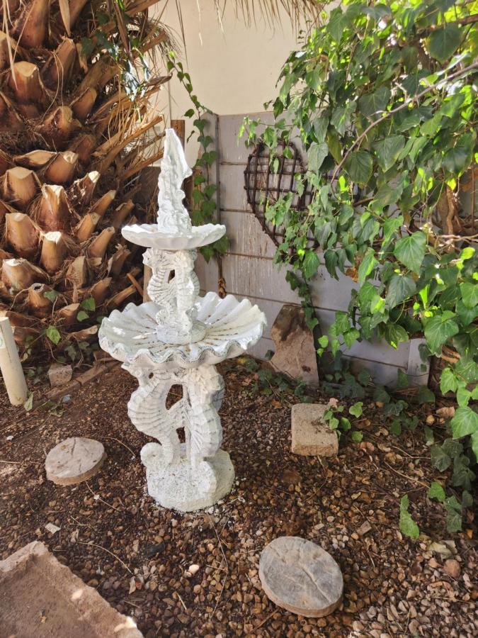 Garden Corner Guesthouse Beaufort West Extérieur photo