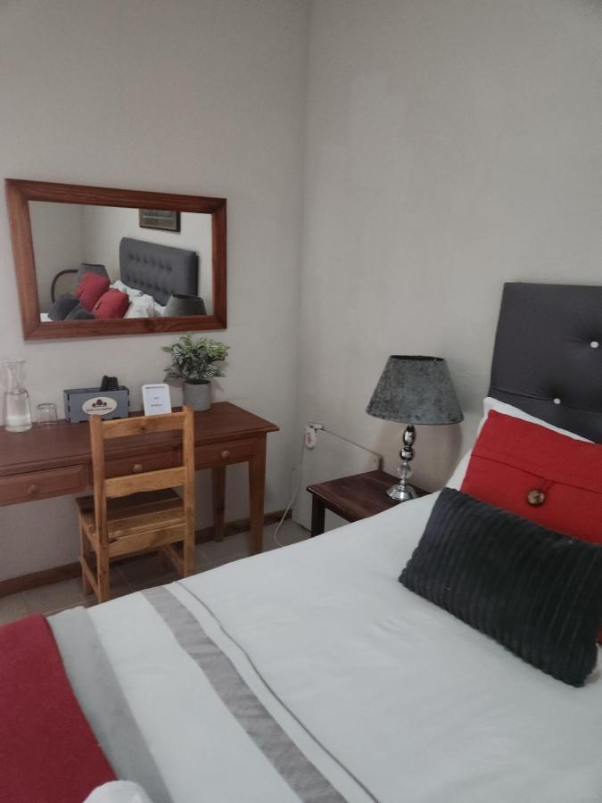 Garden Corner Guesthouse Beaufort West Extérieur photo