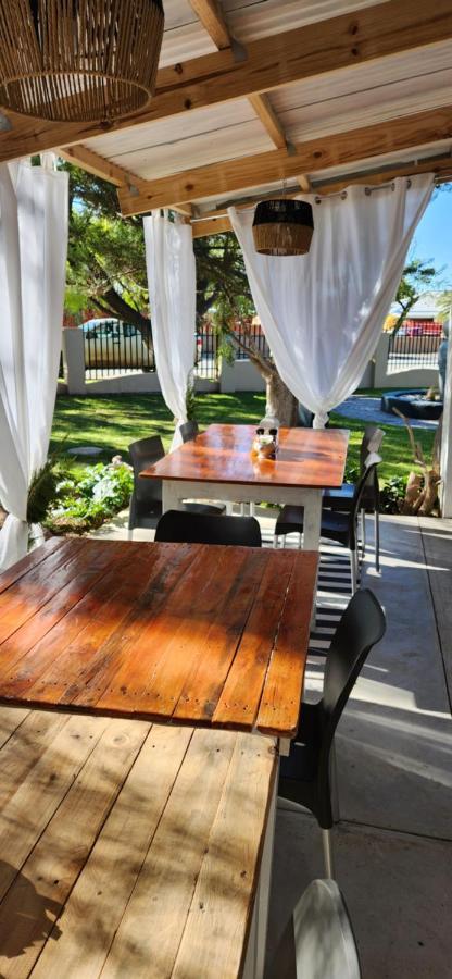 Garden Corner Guesthouse Beaufort West Extérieur photo